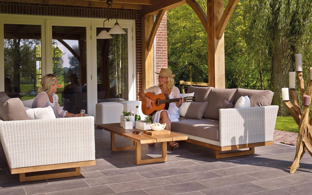 Crafting Your Outdoor Sanctuary: A Guide to Choosing the Perfect Furniture